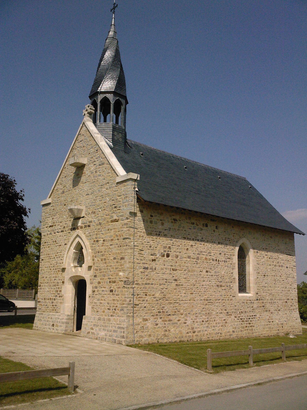 Chapelle Saint Melaine et son clocher tors